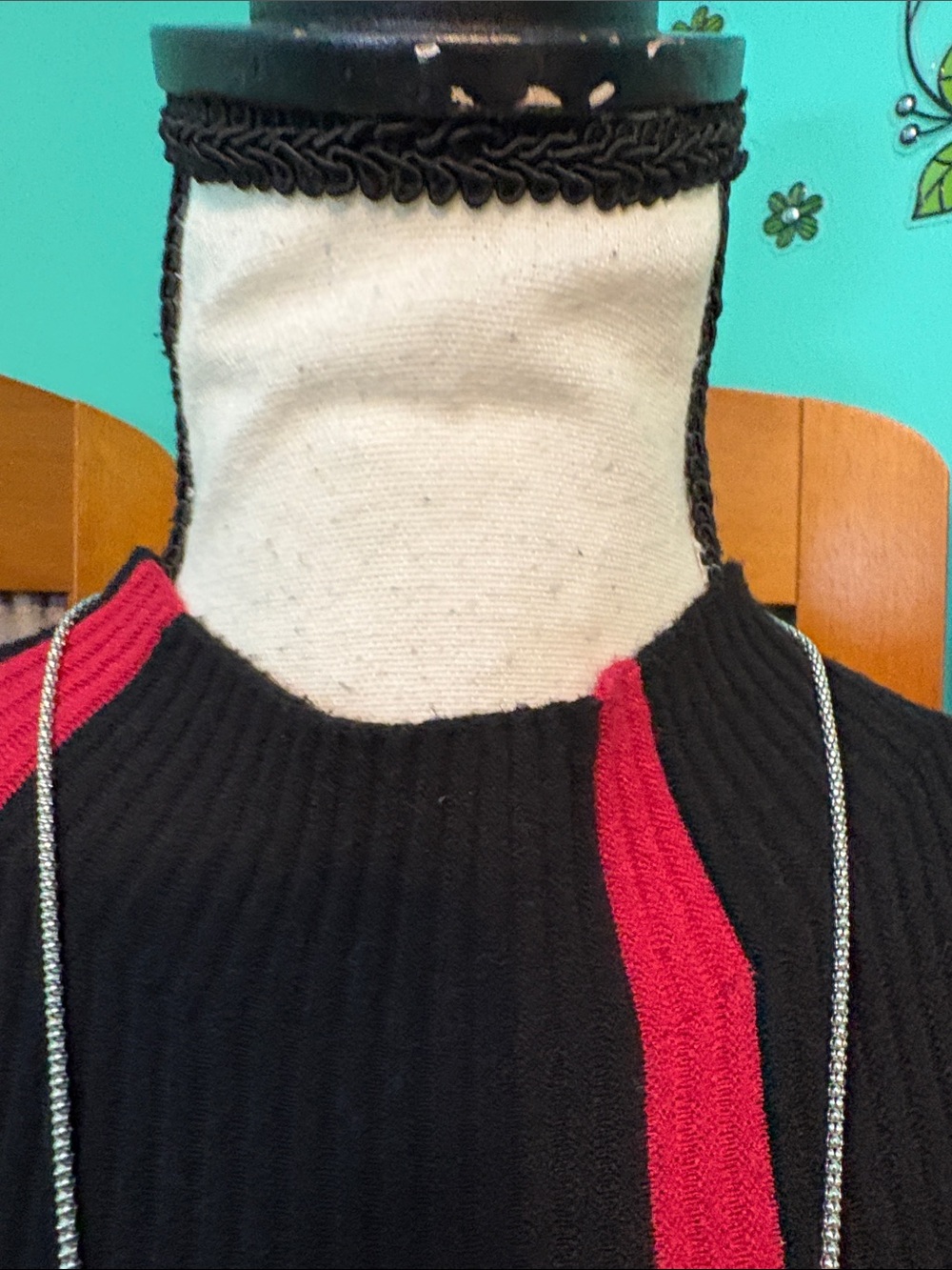 Black & Red Vertical Stripe Ribbed Sweater - Picture 2 of 10